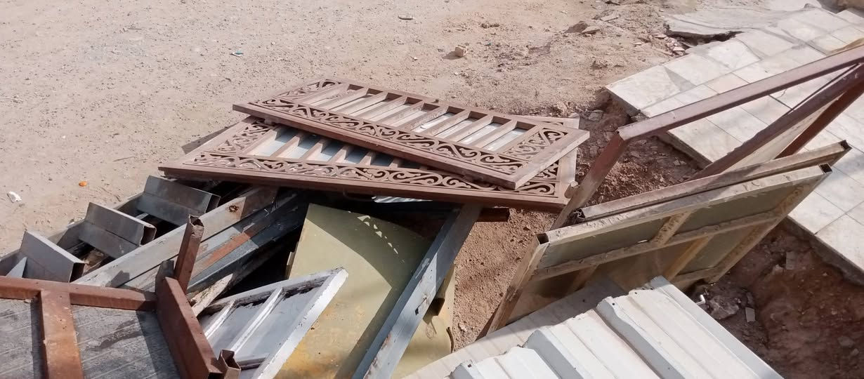 #للبيع
#سندويج #وحديد #وأبواب 
المكان النجف حي النداء شارع المكاتب 
نهايته ،،، كلمن وسعره 

رقم الهاتف 

‏‪***********‬‏
