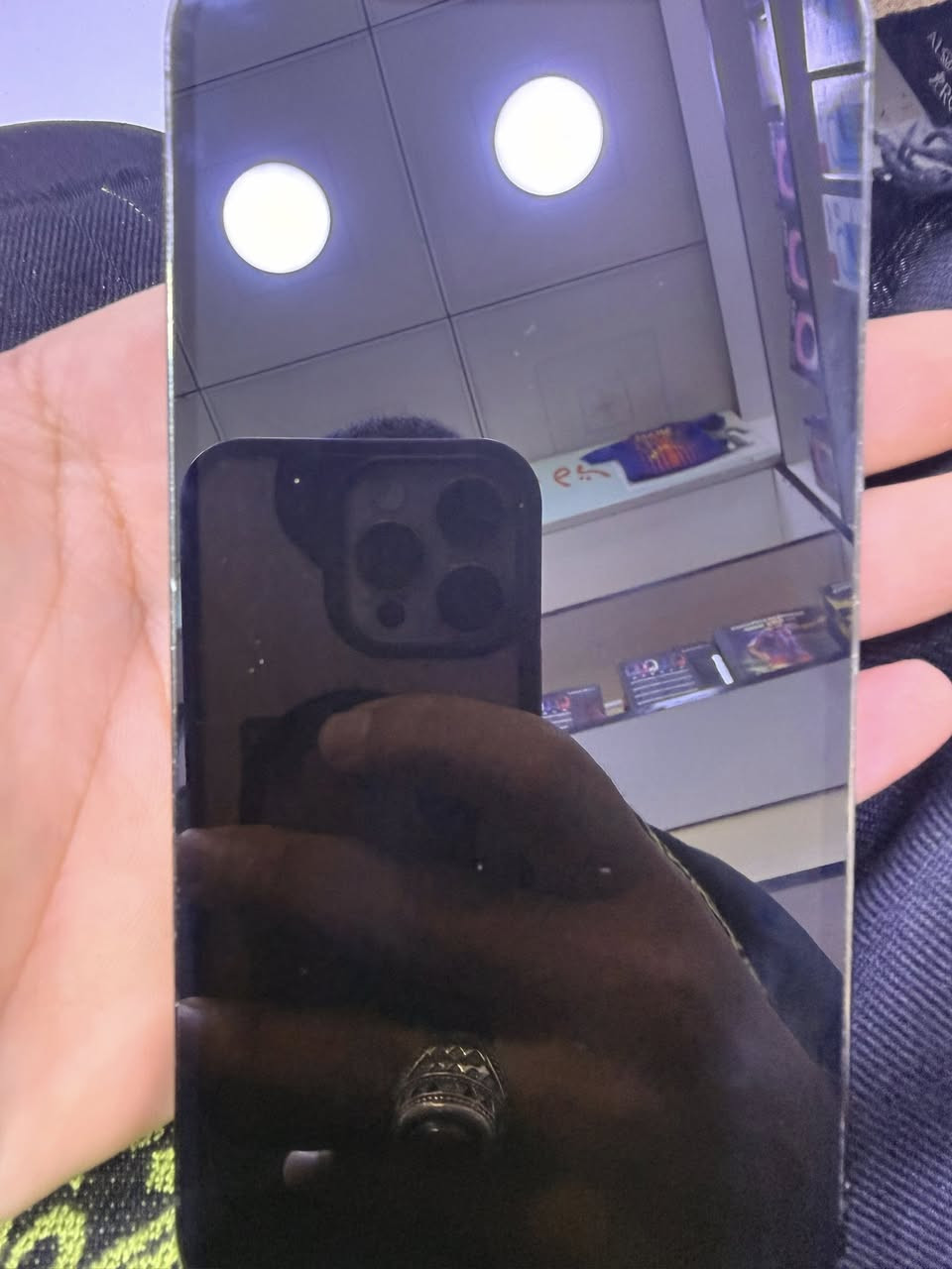 ايفون 12 برو ماكس ذاكرة 256 بطارية 85 جهاز نظافة فول سعر 480 رقم ***********
