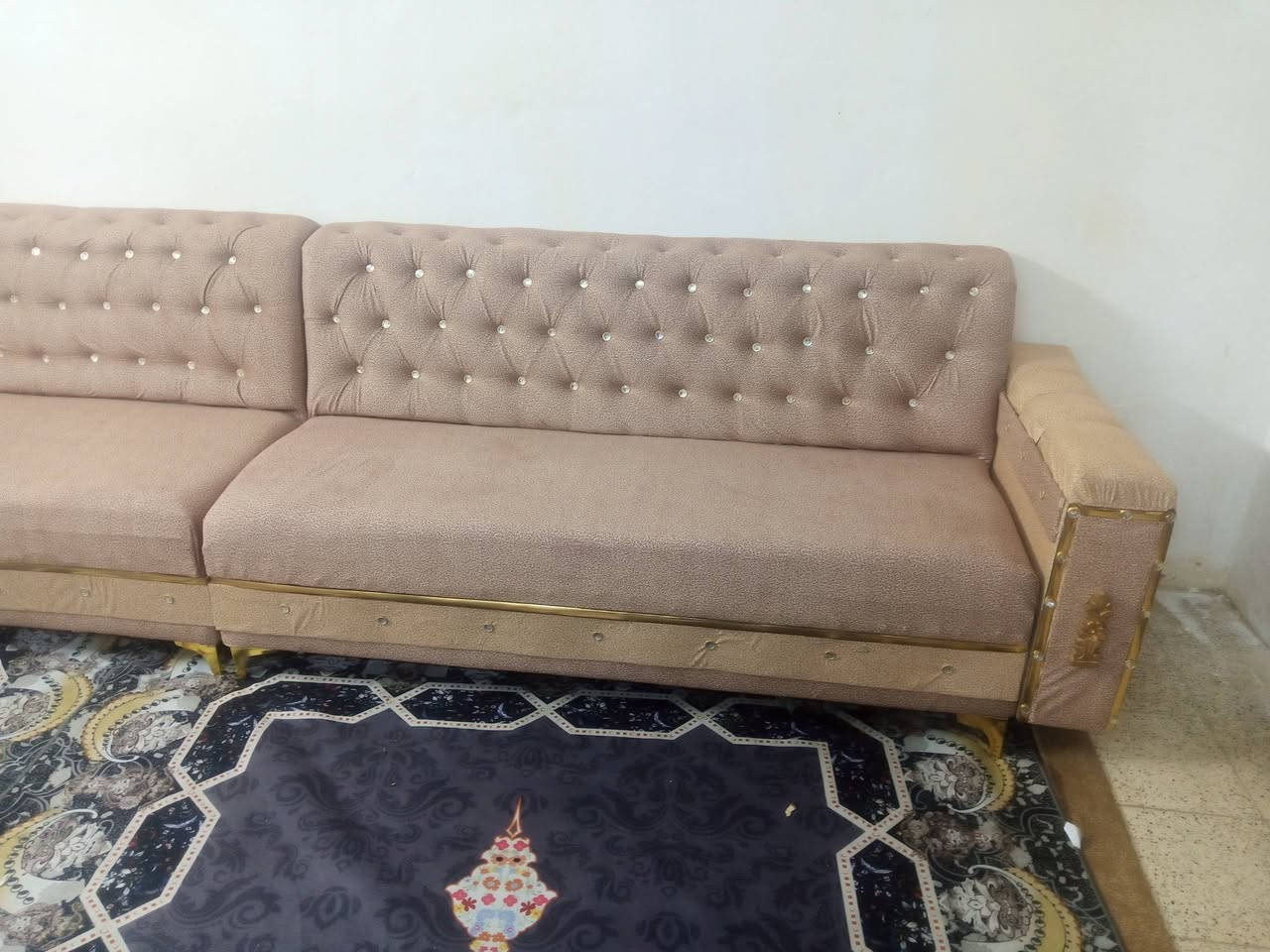 دوان خشب عراقي فصال تركي 7 امتار دوشمة جديده اليوم كمل  قمة الجمال   السعر 250 عنوان حي عدن الاسير ***********
