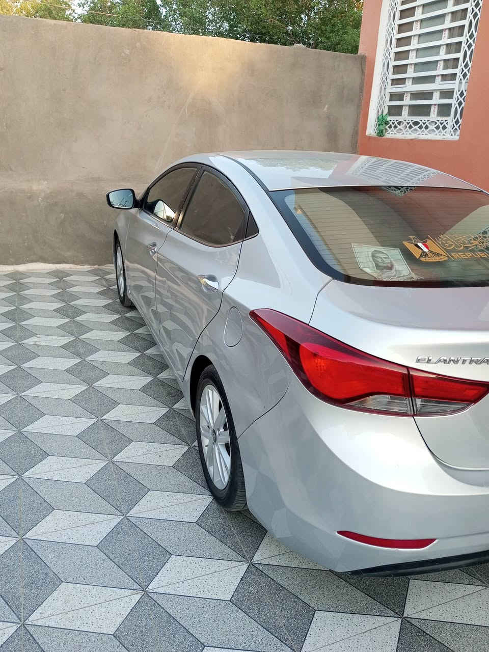 سلام عليكم
النترا موديل 15خليجي 
رقم بغداد انگليزي الجديد
للبيع 108وبيه مجال للشراي
العنوان الدوانيه الحمزه الشرقي
رقم ***********

