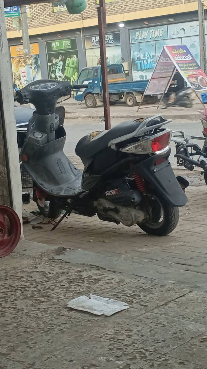 سلام عليكم 
كامكو جي فور للبيع شلعه معدل طياره ما تنكمش الدراجه مكينه ما مفتوحه بس بيه صوت بدون نضوح و بدون تنقيص و بدون بخار فقط بيه صوت هيه و واكفه بينما بل مشي يروح كهربائيات سلف هندر كله شغال سعر 225 و بيه مجال


**إذا كنت صاحب هذا الإعلان وتريد حذفه لأي سبب، رجاءا أرسل رسالة إلى الدعم الفني**