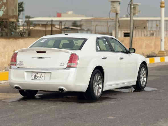 لبيع كرايسلر  موديل 2013 وارد خليجي بيها رشات صبغ تجميل وبيها حزام تحويل بسمي  موصفات دواخل عسلي كشنات كهربائي. جيهتين جلد كأمره وشاشه سياره بيها موصفات حلوه وجاهزه طخم تاير وكير ومكينه السعر 145 وبيه مجال لطيبين  ***********
