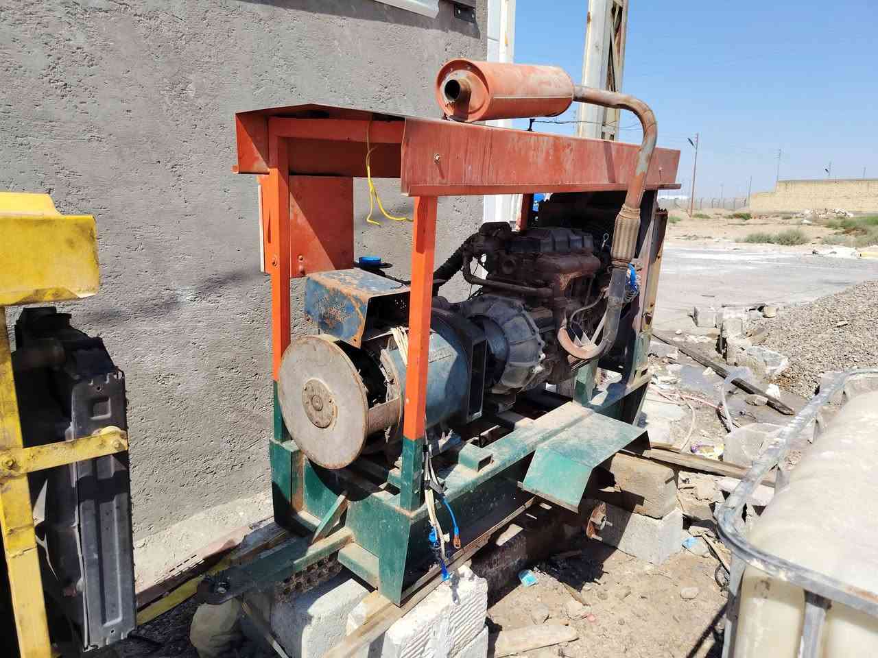 السلام عليكم مولدات ثنين وحده ٣٠٠٠ الاف سوبر وثانيه ٢٧٠٠ ثري فيز***********
