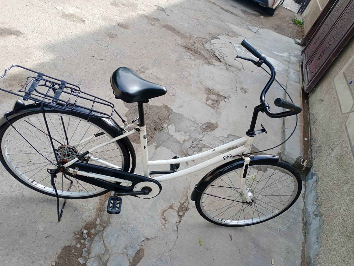 السلام عليكم 
بايسكل بناتي حجم 26 
تايرات جدد 
نقص بريك امامي(فقط). 
السعر 75 وبي مجال 
مكان بغداد حي تونس 
للاستفسار (***********) واتساب
