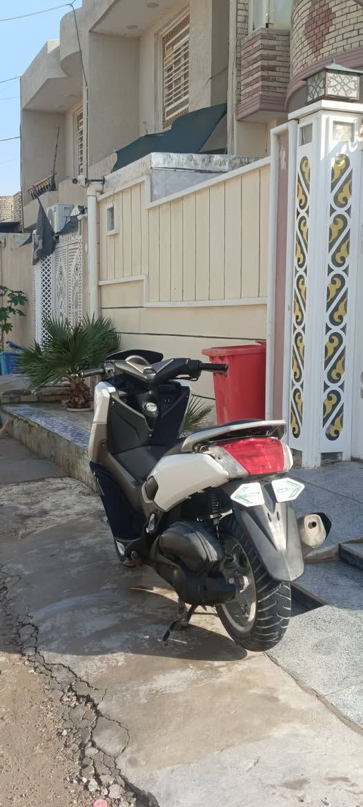 بسم الله الرحمن الرحيم 1️⃣دراجه بطح يوماها ان ماكس 2️⃣ حجم المحرك 150 CC مكفوله كفاله عامه من كلشي 3️⃣ لون ابيض مميز   4️⃣دراجه ما ناقصه كلشي وموجوده كدامك بل صور  5️⃣ التواصل على هاذه الرقم فقط واتساب ***********   👉🏼
