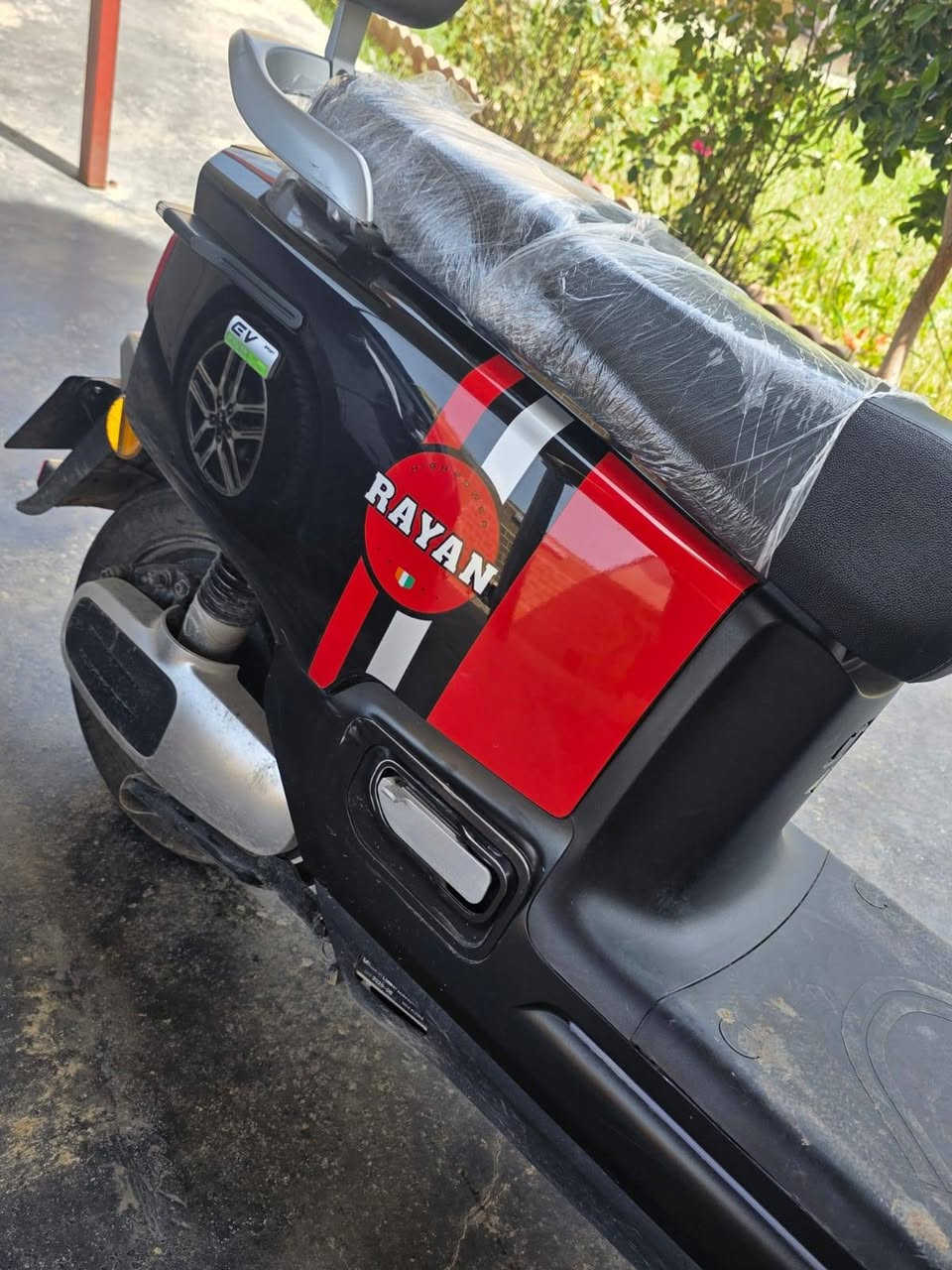 سلام عليكم عندي هاي دراجه شحن جديد اريد ابيعها مستعجل سعره مليون وبيه مجال الاستفسار على هذا الرقم ***********
