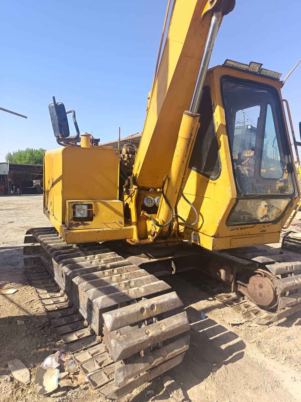 السلام عليكم حفاره 60 حجم للبيع العنوان بالنجف ارقام وسنويه نجف ارقام سنويه نجف  جاهزه للعمل رقم التلفون  ***********
