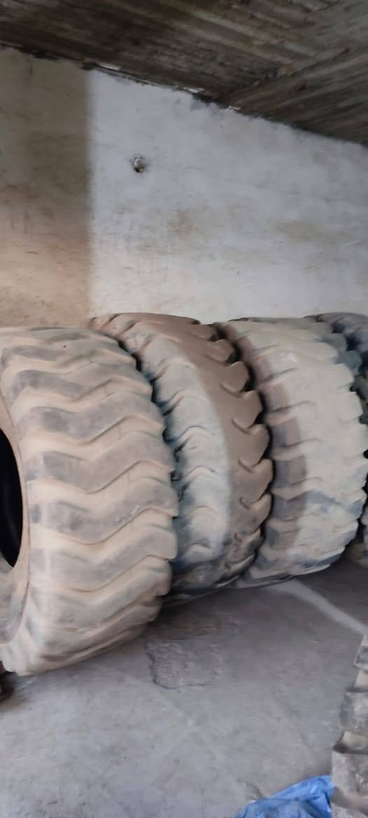 السلام عليكم البيع تايرات الحجم 20 5 25  و 23 5 25  و.
17 5 25 الجديد ول مستعمل نضيف الستفسار عله الرقم ***********  🌎  ***********
