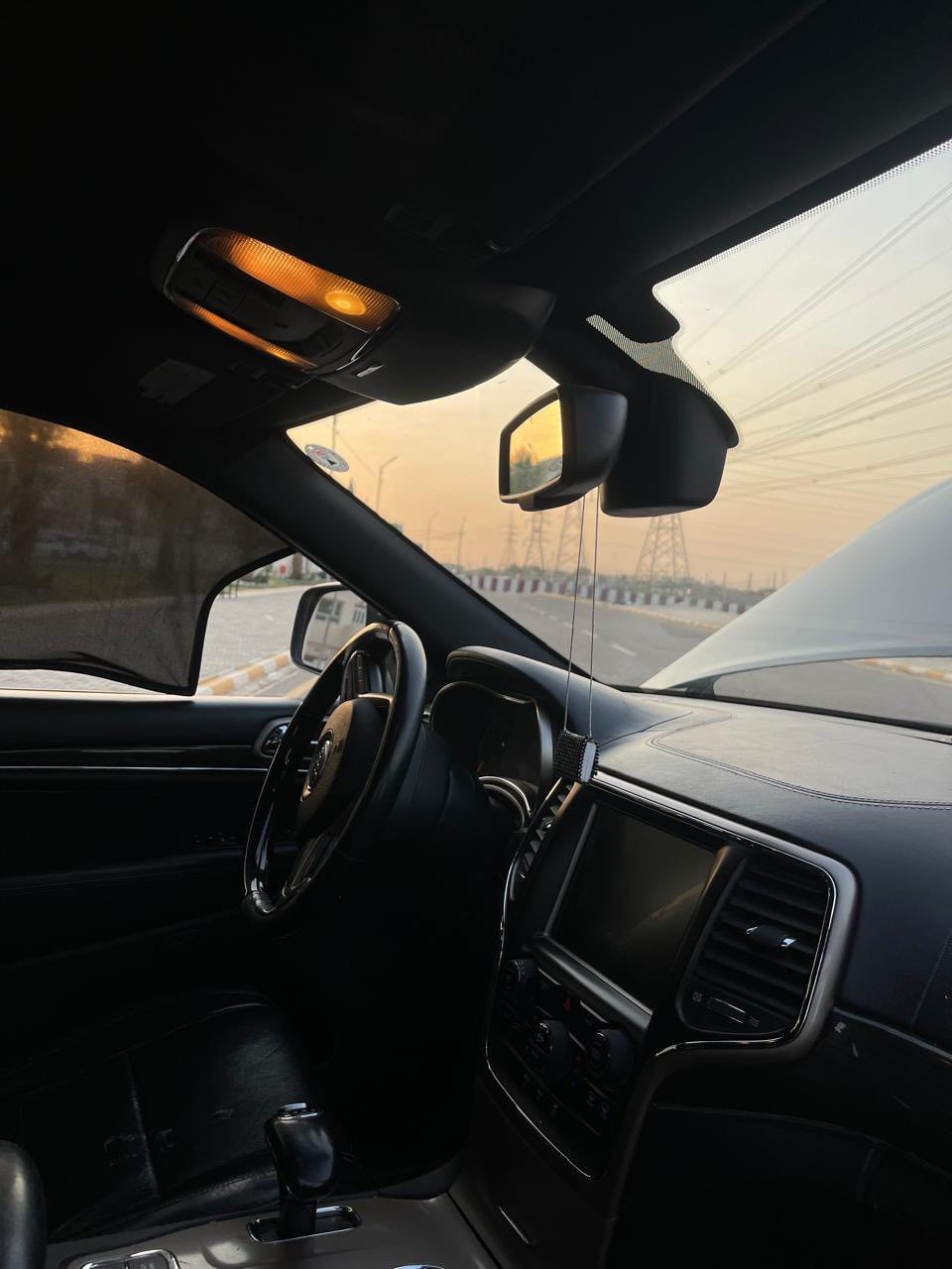 جيب شيروكي اوفرلاند موديل. ٢٠١٥ فول ١/١  جكات السياره  كلين بيه هنا بالعراق جاملغ جه السياق وباب صبغ بدون دواخل بدون ايرباك السعر 180 $ للاستفسار ***********  السياره بيه اضافه منضومه غاز
