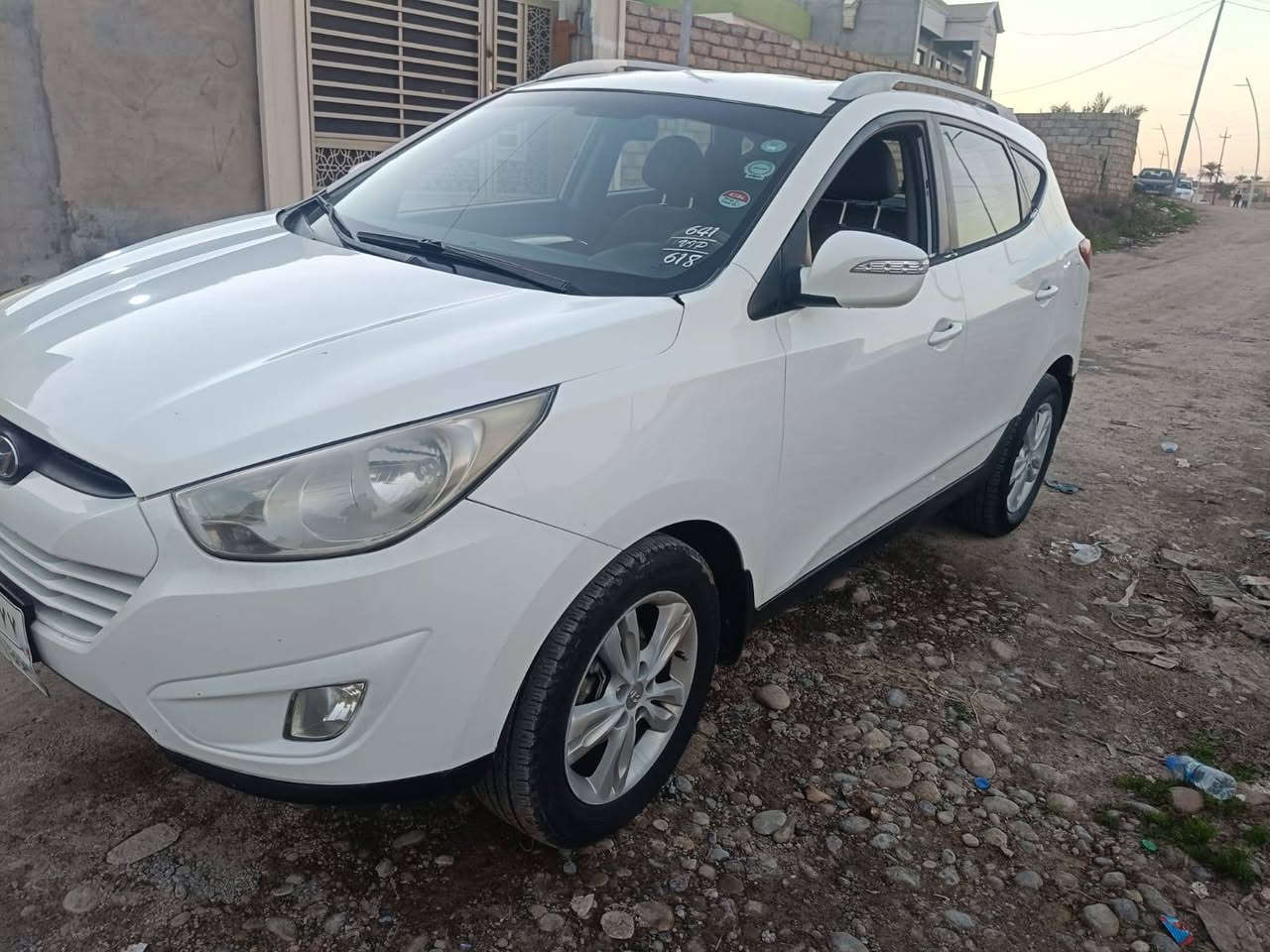 سلام عليكم
توكسن للبيع ومروس حسب قناعه موديل (2011) سياره خليجي رقم اربيل بيه صبق بونيد محرك كير اتوماتيك صدر تايرات كلو جديد السعر (132) حياكم الله 
***********
