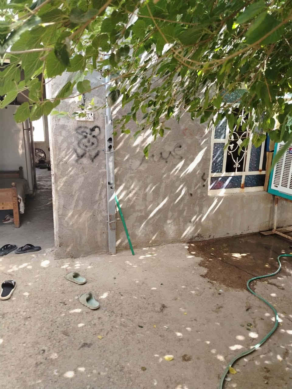 السلام عليكم وكل عام وانتم بخير بيت للبيع المكان قضاء الاحرار الكابينات للمعلومات اتصال على هاذ الرقم*********** مكلف بالنشر
