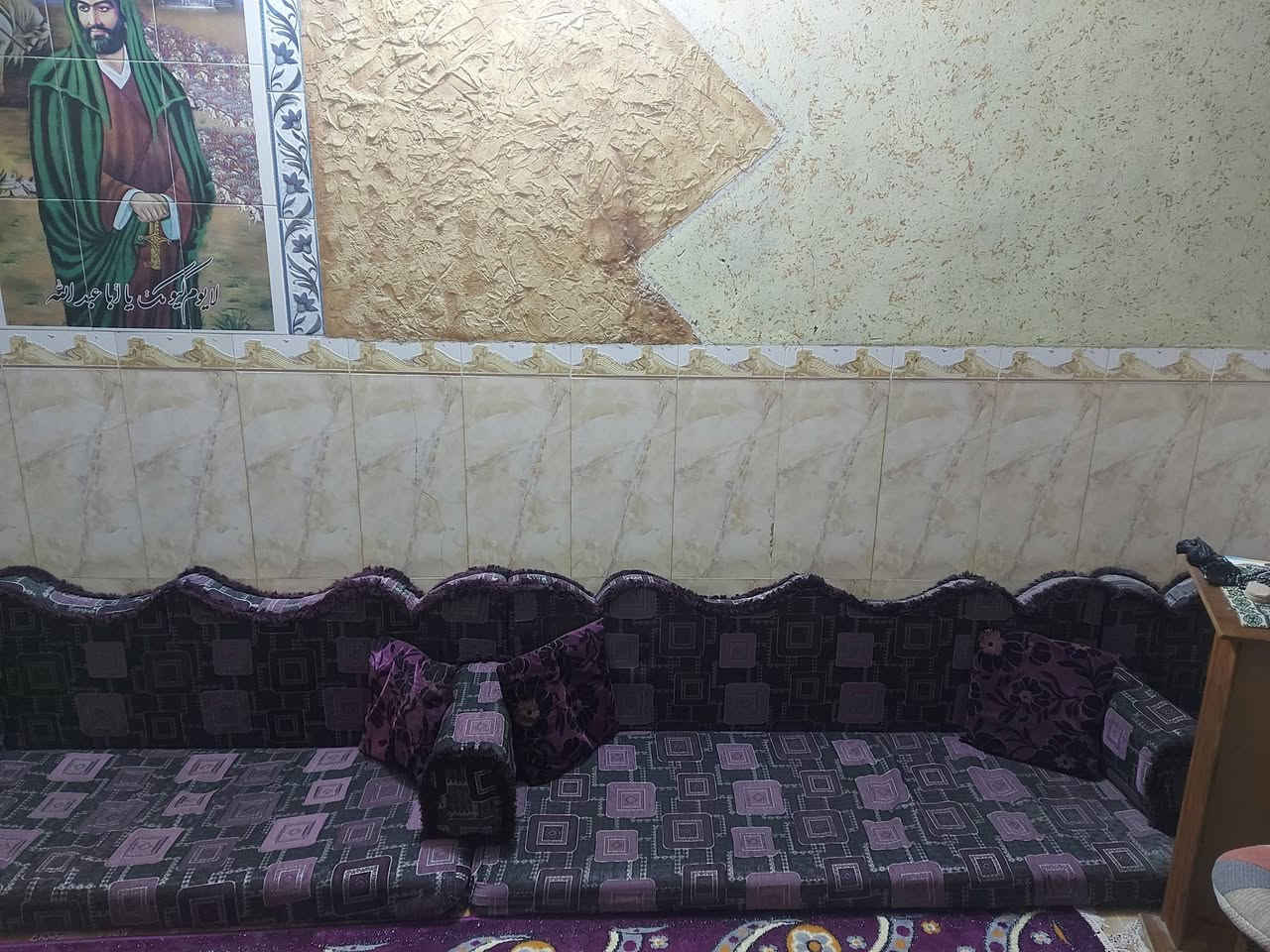 السلام عليكم
ديوان ارضي عدد #المقاعد  21 مقعد 
يكفي #غرفة_استقبال مساحة   6×4 
مع  #تكايات عدد 11 مع #كوشات عدد 14 
العنوان :- بغداد _العبيدي 
للتواصل ***********
