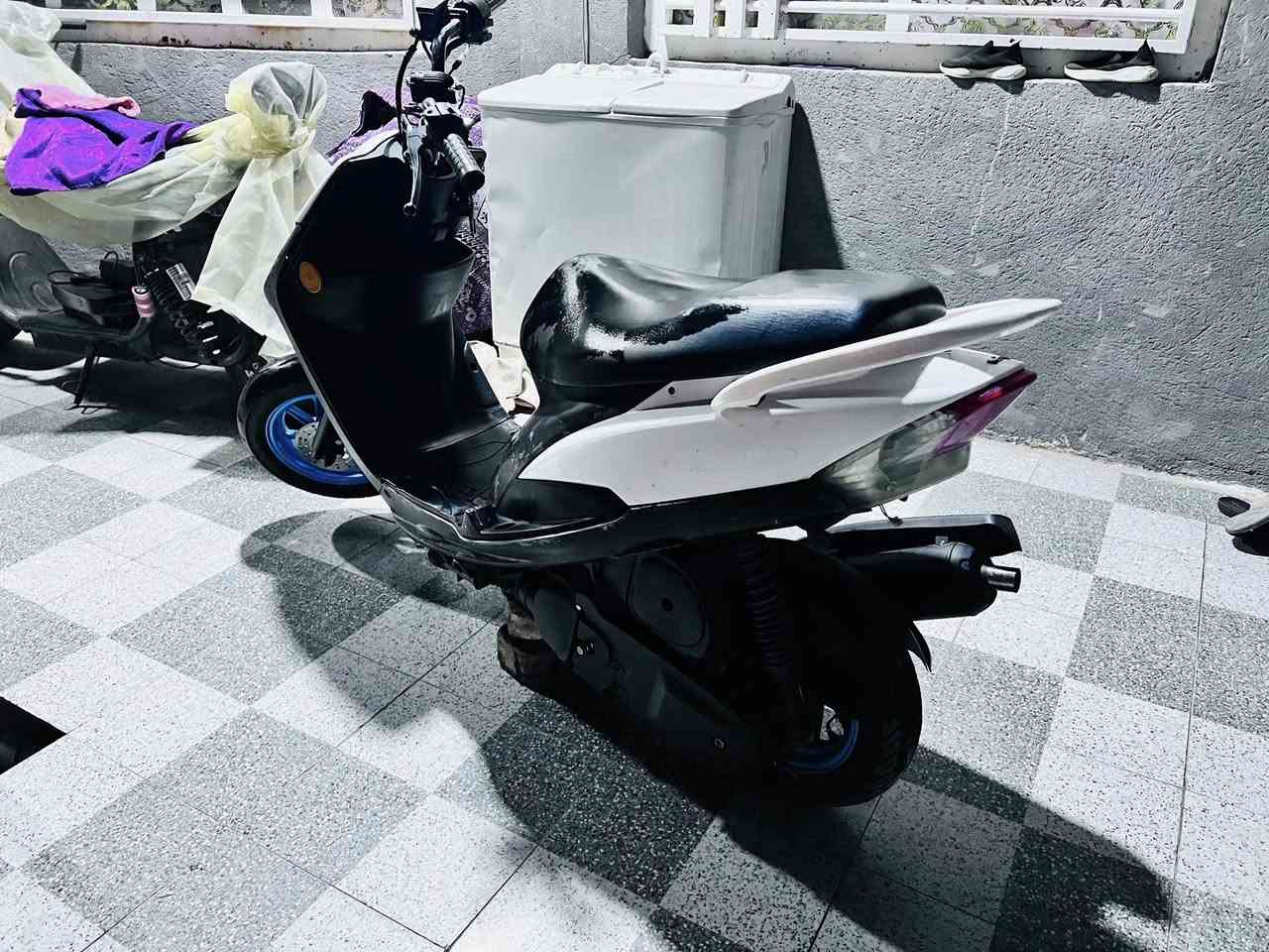 سلام عليكم دراجه ماكس عدله خير من الله كهربائيات مكينه حلوه ونضيفه دراجه مال جناي ابد ممتعوبه ومثل مواضح عندك بالصور والفديو سعر ٤٥٠ الف وبيها مجال للطيبين تحب تجي خاص او واتساب ***********مكاني بابل
