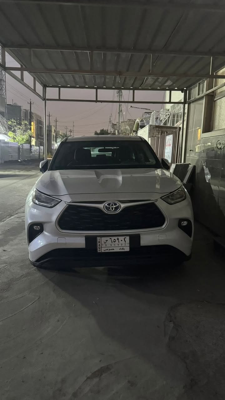السلام عليكم تويوتا هايلاندر 2022 هايبرد 2.5 خليجي وكالة ساز داخل ضمان الشركه ماشية 35 مغلفه ppf حماية بالكامل صيانة جميعها داخل شركة ساز السيارة بحالة الوكالة 
استخدام بيت جداً بسيط تحويل مباشر بأسمي 
السعر 320$ بيها مجال 
العنوان : بغداد الكرخ 
الهاتف : ***********
