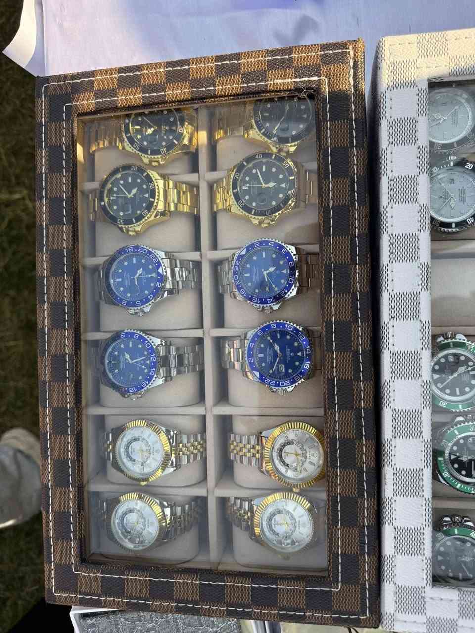 بيع جمله فقط ٢٥ ساعه رولكس رجالي مختلف الكوالتي مع العلب ام ال ١٢ ساعه
يعني علبتين ام ال ١٢ ساعه علبه جلد و بيها قفل 
وياها ٢٥ ساعه رجاليه رولكس كله جديد مكينه باتري 
سبب البيع تفريغ المخزن كلهن جدد و بلغلاف سعر ٢٥٠ الف قفل قفل توصيل ب ٥ لكل العراق


**إذا كنت صاحب هذا الإعلان وتريد حذفه لأي سبب، رجاءا أرسل رسالة إلى الدعم الفني**