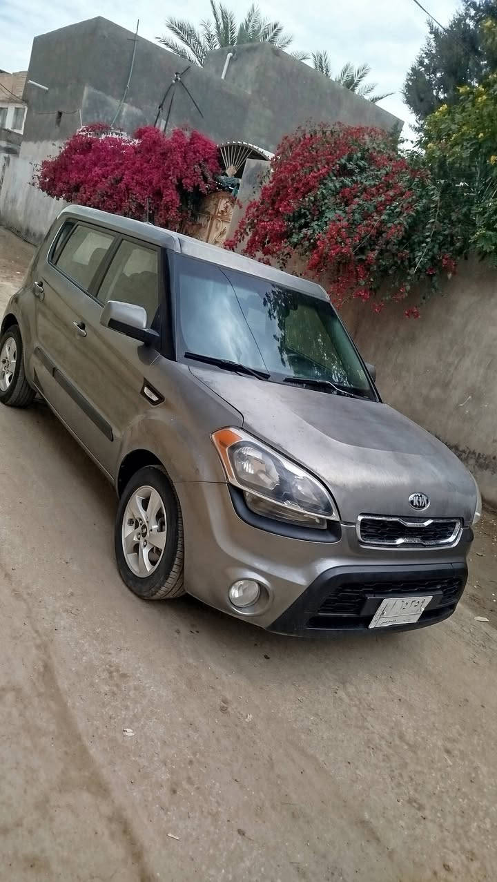 سلام عليكم صول 2013 امريكي كلين بدون حادث  سياره بيه شخوط بسيطه وملاحضات فقط مكينه 1600 رقم بابل مكاني بابل سياره كير مكينه حداده تبريد تخم تاير ويل كب كله جديد وجاهز ترايك زيرو سياره حلوه وجاهزه سعر سياره 83 وبيه مجال قليل للستفسار اكثر اتصال علرقم ***********
