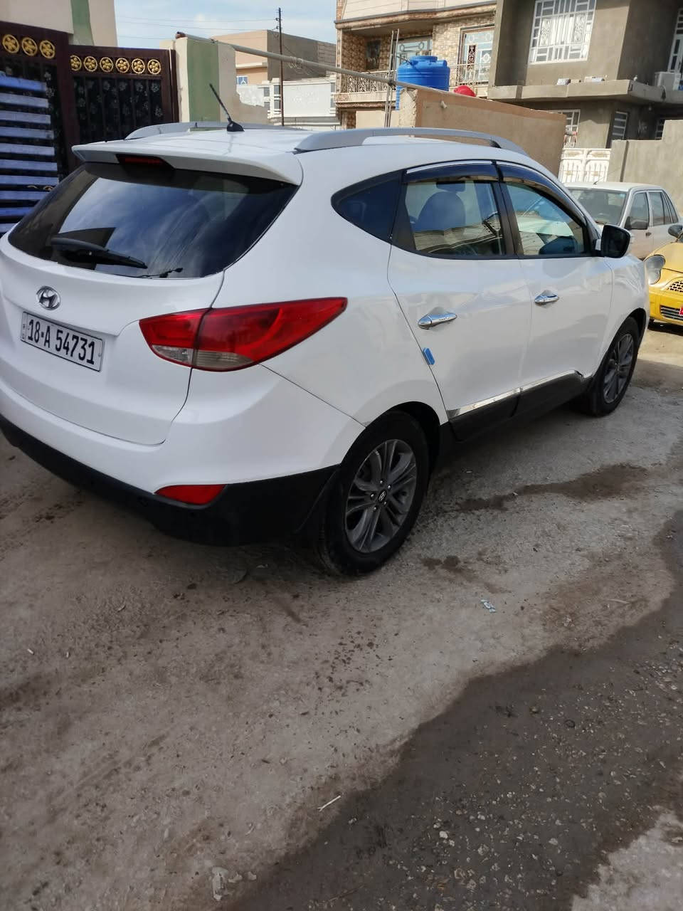 السلام عليكم توسان للبيع 2014 سياره بيهه صبغ باقي كفاله عامه كير حداديه مكينه تبريد كلشي مكفول سعر ١٣٠ وبيها مجال مكان الحله نادر الأولى 
للاستفسار
‭٠٧٦٠ ١٣١ ٠١٣٦‬ ‭
