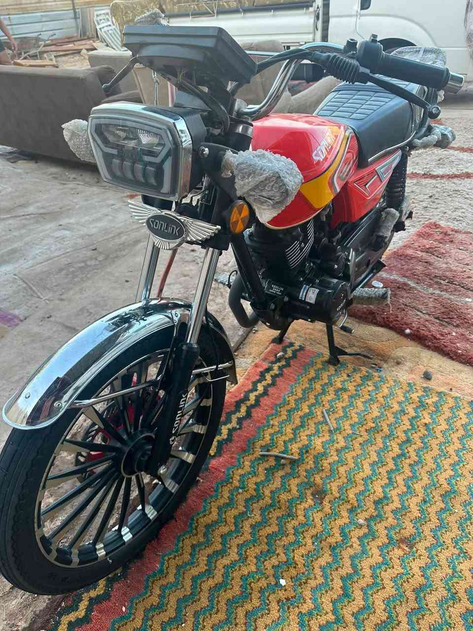 السلام عليكم لبيع دراجه يرانيه موديل ٢٥شهر ٥مكينه 200دراجه جديده كلش ستخدام مال بيت بعده رنبه مكاني بغداد حي اور ***********سعره850
