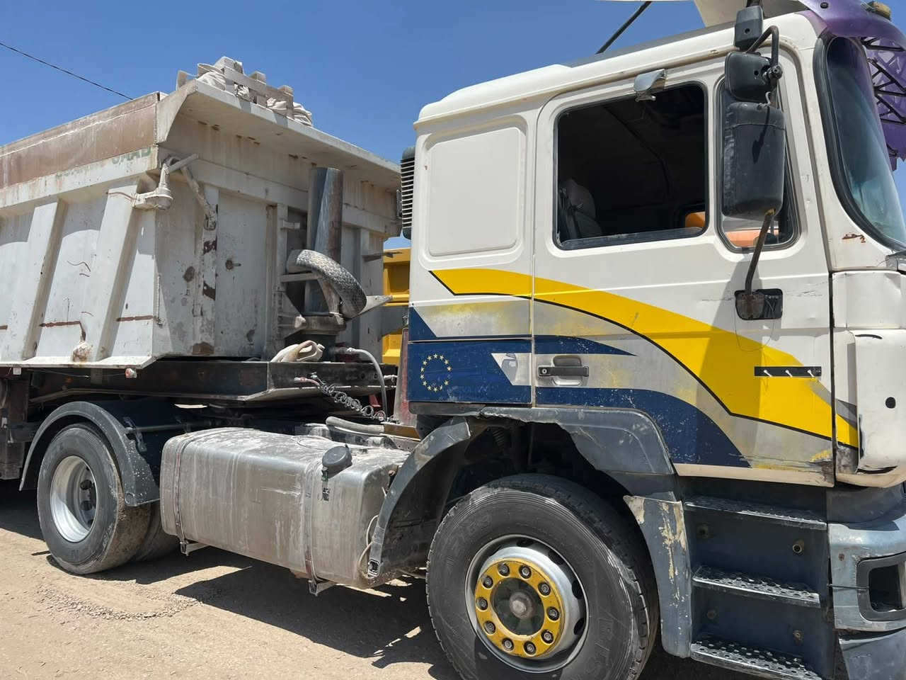 أهلاً وسهلا بكم في معرض الاحلام ✨
معرض_الاحلام_البيع_وشراء_المعدات_ثقيله🚛🚜🏗

للبيع مان صقر تك ✅

موديل 1995 ✅ 

مكينه جديده  ⚙️

كيـر151 ❗

رقـم انبار نكليزي 🫆

عربانه ذرعه 27 ونص اروبيه 💁🏽‍♂️

3 دناكير مزوج📌

سياره جاهزه للعمل 👌🏽

قماره نضيفه🔀
________________________________________________

✅ خبرة طويلة في خدمة عملائنا ومستعدين دائماً لتقديم

 الأفضل لكم ⭐

للإستفسا☎️(*********** اثير الفهداوي) 

أو تفضلو بزيارة معرضنا بالفلوجه-خط-سريع-قرب-محطه-الندێ  👇👇👇 

                    { #معرض #الاحلام #لتجارة #الشاحنات }
