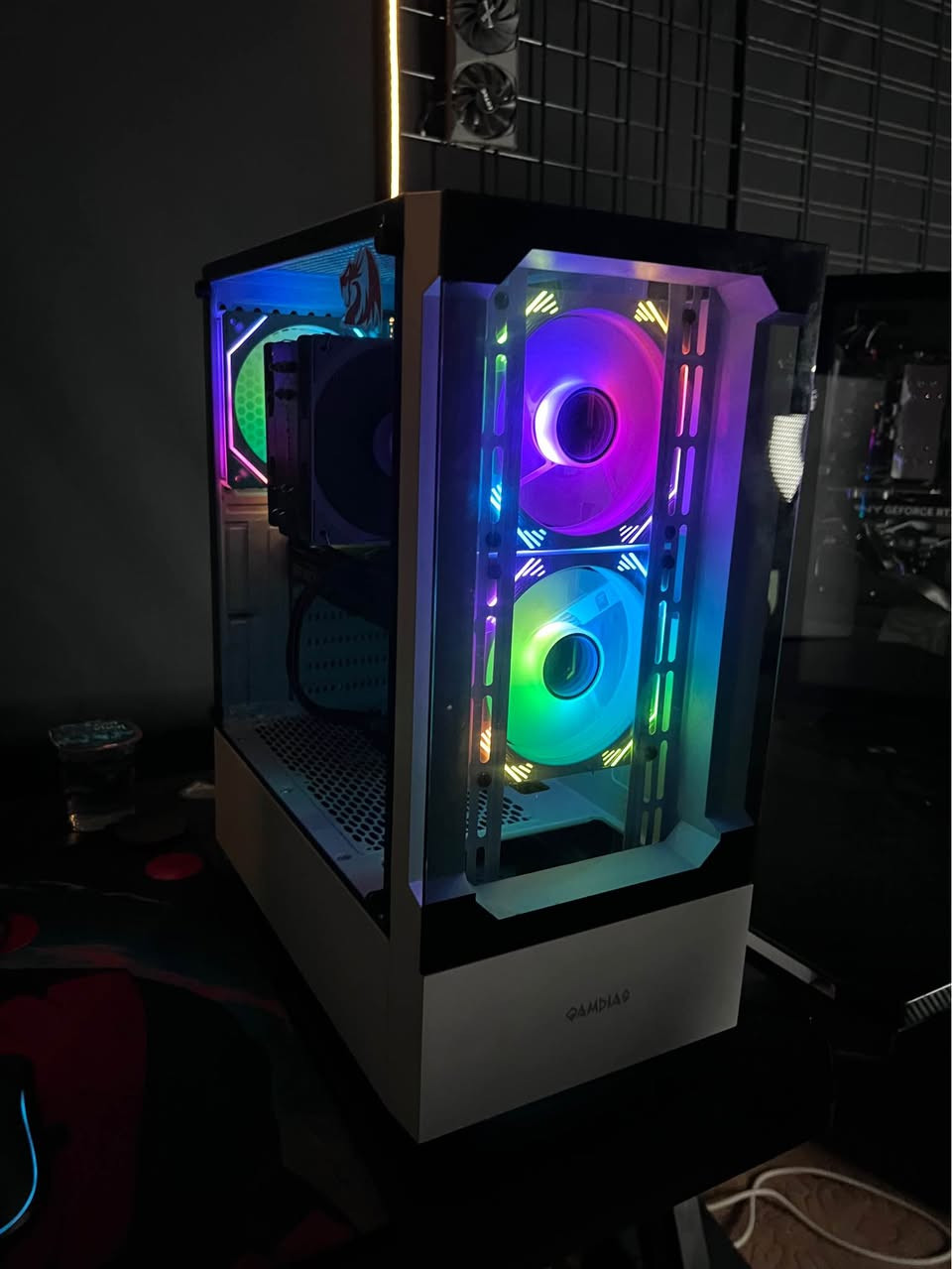 تجميعة العاب بسعر رخيص 
مواصفات 
i5 11400f
rtx 3060 12gb
ram 16 ddr4 3200
ssd 1tb 
psu 700w
mb h510
cas3fan rgb

واتساب *********** بغداد, العراق
