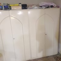 هاي الغرفة عراقية خشب قوي. سبع قطع تتكون من جرباية و خزانة مال احذية و...