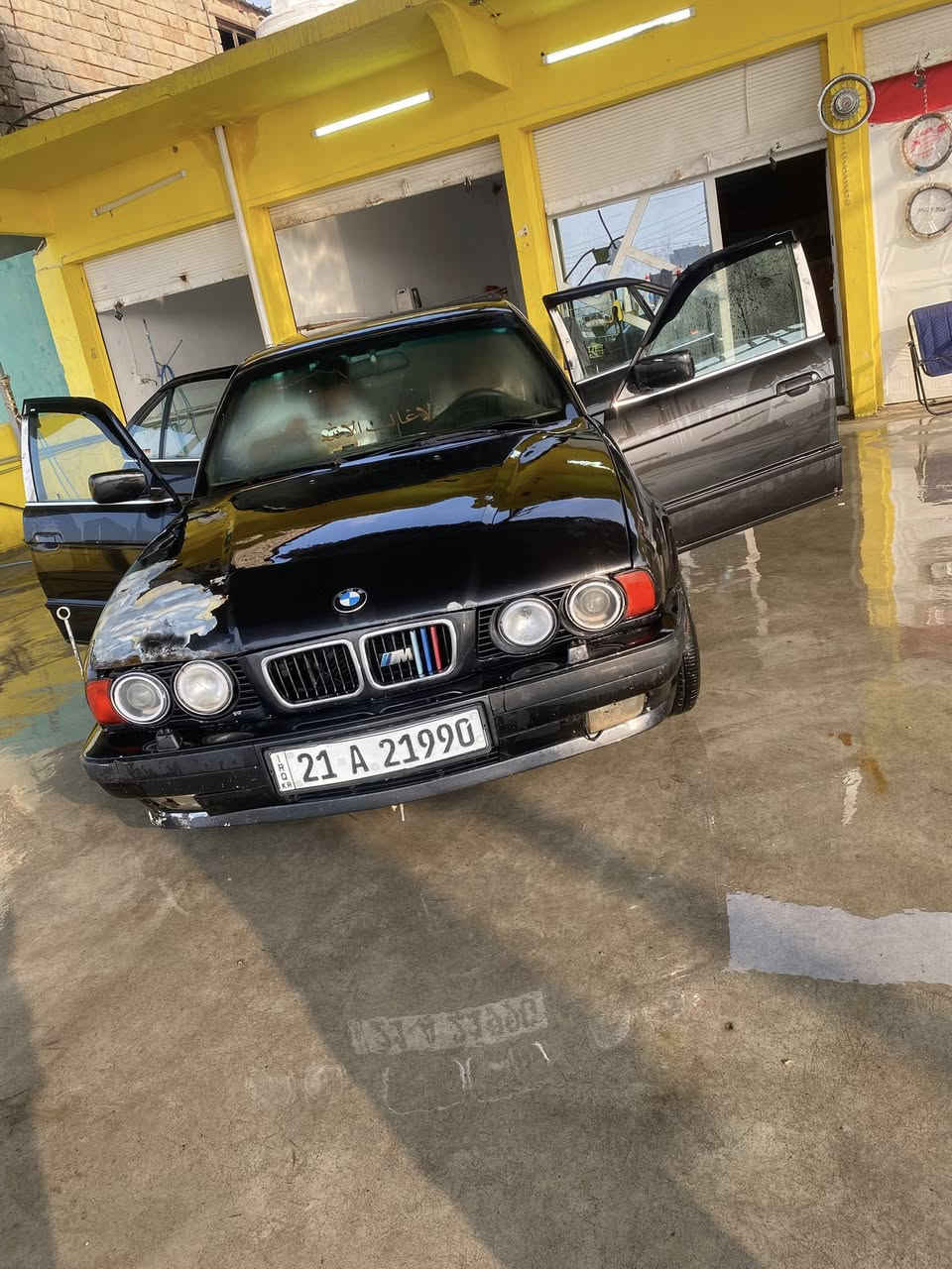 سلام عليكم بي ام للبيع 525مكينة 28سياره حيل حلوه وشرط مابيه بس هاي ضربه بل بنيد بعد ماسويتها كير عادي مكاني موصل رقمي ***********بي وتساب سعر مناسب 42وبيها مجال
