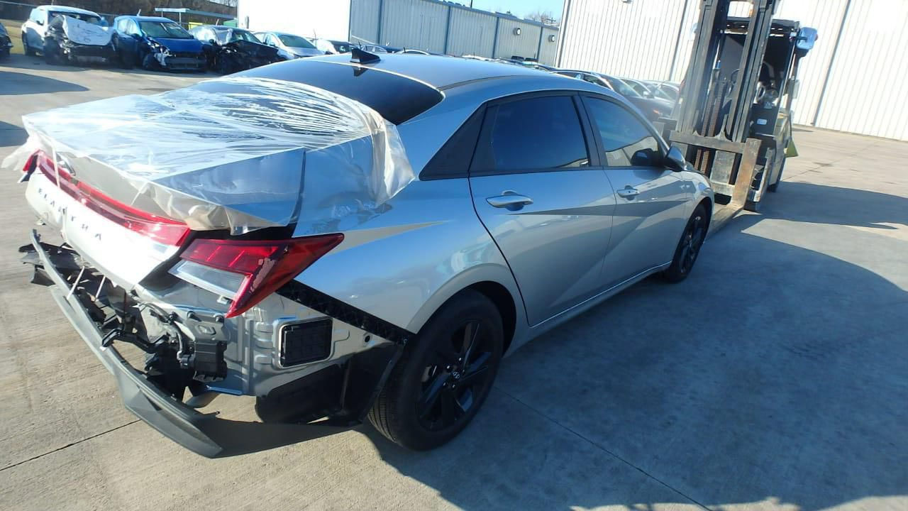 الانترا 2021 أمريكي الحادث كما موضوح بلصوره
ماشيه 120kmالسعر(135)الرقم ***********
