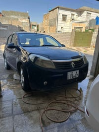 رينو • ١٦٠٠ • مكفولة