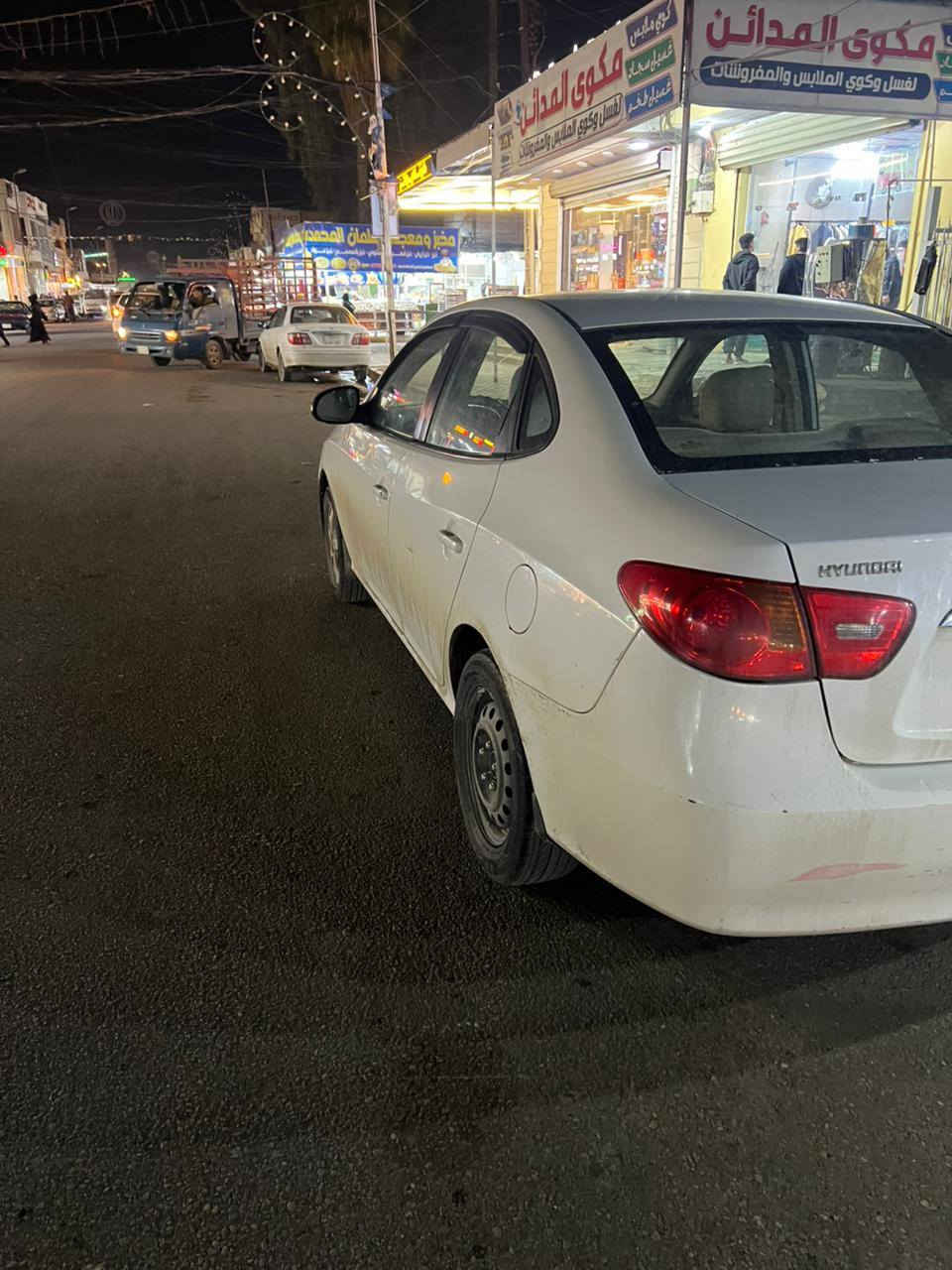 النترا موديل 2011 خليجي 
مكينه 1600 دكشن عالي المروغوب 
رقم سليمانيه بسمي سنويه نافذه إلى غايه 2027
ضرر السياره جاملغ وباب صفحه اليمنه بدون دواخل 
كير مكينه مكفولا 
السعر 93 وبيه مجال
***********  
العنوان بغداد
