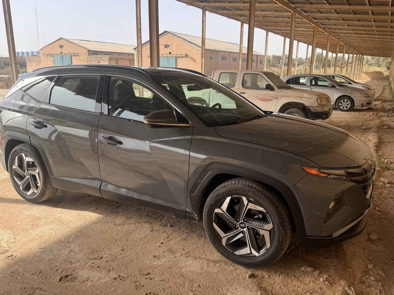 توكسان2024 لمتد vip
فول الفول امريكي السياره ب
 وهيج مواصفات جدياً قليل 
لون السياره فيلي 
المواصفات LIMITED VIP
1- بصمة تشغيل 
2- بصمة ابواب لمس دخول ذكي 
3- بنوراما على طول السيارة 
4- صندوق كهرباء شفط 
5- كامرات 360 درجة ( جانبية - امامية - خلفية ) 
6- كامرات مع الاشارة 
7- السيارة تتقدم وترجع ب البصمة 
8- تبريد تدفئة كشنات 
9- كشنات جلد كريمي 
10- كشنات كهرباء 
11- اضواء محيطية 67 لون اختياري 
12- كشنات خلفية هيتر 
13- مرايات تعتيم ذاتي 
14- ابل كار بلي 
15- اندرويد اوتو 
16- شاشة دجيتل 3 اشكال للقيادة 
17- اشاير ترحيب 
18- اضواء امامية LED زنون 
19- اضواء خلفية LED
20- هوك خلفي 
21- فول اوامر صوتية 
22- جامات اوتو 
23- قطعتين تبريد 
24- اشارات ب المري
25- كير دكم 
26- شفتات ستيرن 
27- تحكمات ستيرن 
28- السيارة فور ويل 
29- محرك 2500 المرغوب 
30- هاند بريك بصمة 
31- شحن واير ليس 
32- منافذ شحن 
33- اوتو هولد 
34- تشغيل عن بعد 
35- السيارة اوتو بارك 
36- حساسات امامية 
37- حساسات خلفية 
38- كير AT المرغوب 
39- رادار امامي رادار خلفي رادار جانبي 
40- نقطة عمياء 
وبعد بيها هواي مواصفات 
ممشى السيارة ( 19الف
حادثها باب السائق والباب الخلف السائق 
ن السيارة الديوانيه /الحمزه الشرقي 
السعر 165 
رقم صاحب سيارة ***********
