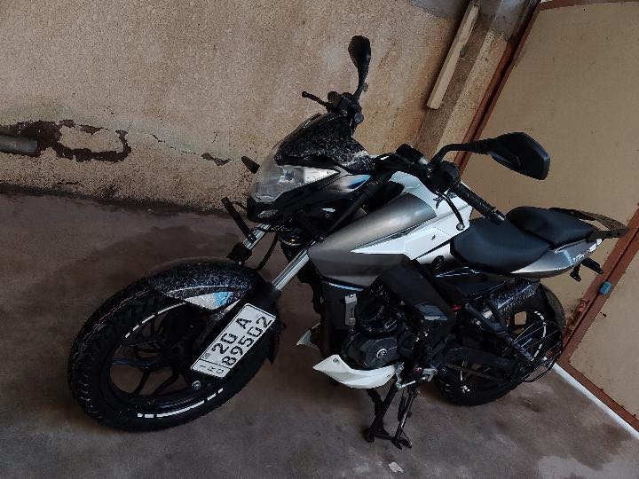 السلام عليكم بولسر 2021رقم نكليزي وسنويه باسمي ديالى الدراجه 6كير محرك200 ماشيه بال٣٥الف دراجه جديده ومكفوله برغي ممفتوح بيها وعليها طلاء مائي كاربون فايبر كلفني ١٥٠ الف هزه جديده تحويلك ثاني يوم حصرا السعر ٣ملاين ومجال بسيط كلش حك جيه عنواني ديالى بعقوبه
*********** معجبك المنشور او السعر اترك كلمه طيبه واعبر❤️
