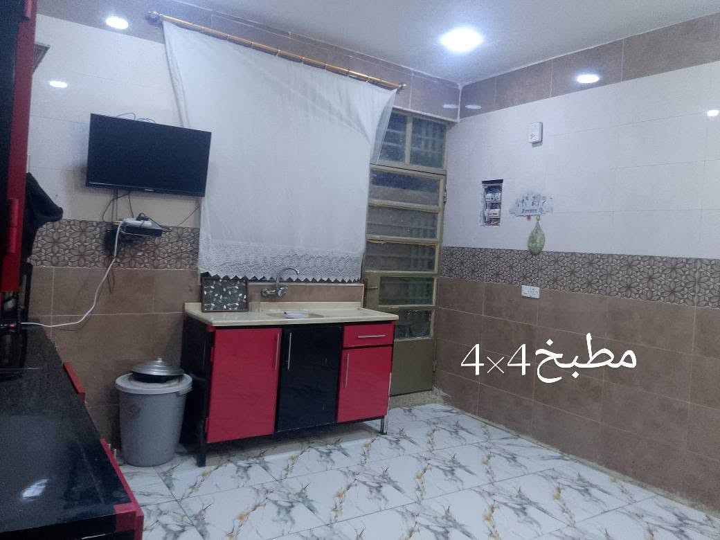 الدار للبيع مع المحل مساحته180م مجاور مدرسه المسار للبنات للاستفسار ***********المراجعه مع نفس الدار
