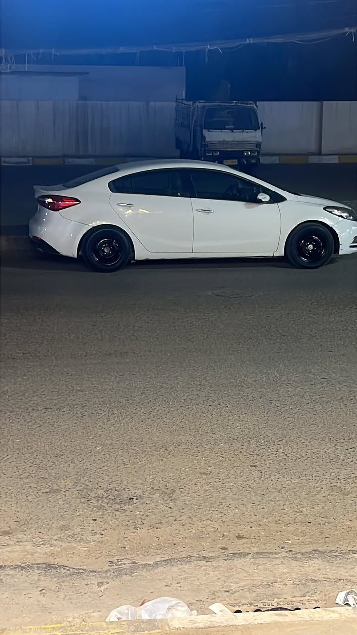 سلام عليكم كيا سيراتو 2014 وارد خليجي 
لون ابيض محرك 1600 دوشش لايت زنون بلادي 
فول موصفات عدا الفتحة والبصمة تبريد قطعتين ثلج شاشة تحكمات مري شفط
تحديد مسار اوتو بارك شفتات ستيرن رقم أربيل دولي وكالة باسمي تريد تحول وكالة حاضر 
سيارة بيها 4 قطع صبغ  باقي تفاصيل اتصال 📞 مكاني كربلاء سيف سعد  للاستفسار ***********
سعرها سعر بسعر السبكترا 98 ورقة وبيها مجال 
لحد ينطي سعر من يمه سيارة قافله على سعر
