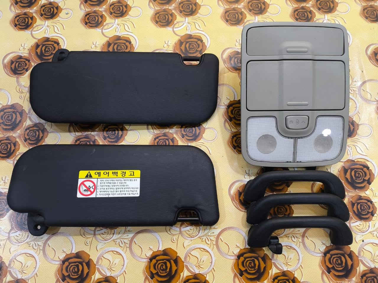 أدوات كيا كارنز موديل ١٤ إلى ١٩ اصلي تفصيخ حاويه
١؛ زوج دبلات خلفي
٢؛ مثلث بوكس
٣؛ جامه باب السايق
٤؛ ترايش قماره
٥؛ زوج شمسيات
٦؛گلوب صالون
٧؛ يدات
للتواصل وات ساب ***********
