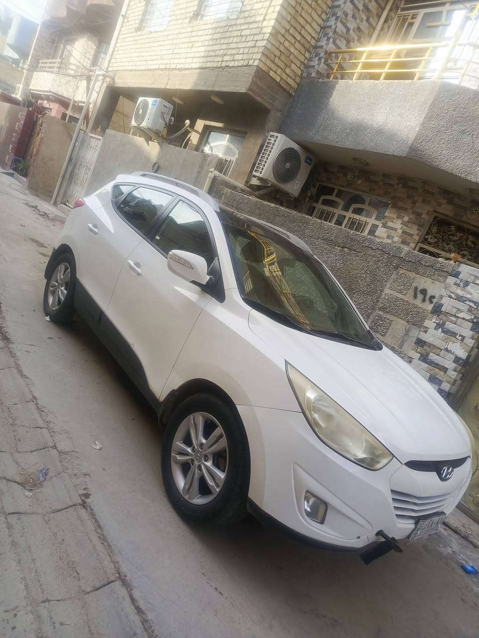 السلام عليكم توكسان خليجي  ٢٠١٤ محرك الفين دوش بانوراما  مكفوله كير ومحرك بيها صبغ شبر باب عكس السائق وتكحيلات بسيطة ع بارد ... السعر ١٤٠$


**إذا كنت صاحب هذا الإعلان وتريد حذفه لأي سبب، رجاءا أرسل رسالة إلى الدعم الفني**