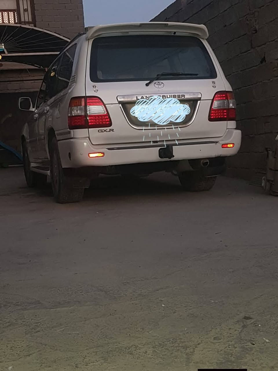 السلام عليكم / للاندكروز  كويتي
بسم الله 
الاندكروز مونيكا بلاديه 2006
 مواصفات فول /
/مكينه 6 سلندر  /
 اوتماتيك /منظومة غاز الامانيه وو.بانزين دبل تانكي / دبل  فيت بم. مصبوغه حزام 
  تحب نفحص 
رقم 📱 اربيل دولي 
  هزه و سنويه السياره جديده  بسمي 
/ فتحه / فورويل / دفلوك / / 7 راكب / تبريد/ 3 قطع  ثلج/ حساسات/
 / صاج بلادي؛ / ويل كروم/ ثلاجه /   تحكم مري  جانبيه   زنون    صدر  امامي  خلفي  حداديه جديده  تيرات  جديد  نوزلات  بلكات  قوايش  فلاتر    فيت  بم   كله  جديد  ريمونت  تقفيل السياره ارضيه  مغلفه جلد 
مكان سياره بغداد الشعب 
‏كامله انشالله. 
سعر 165 وبيه مجال جداا قليل
للمعلومات ‏‪***********‬‏
