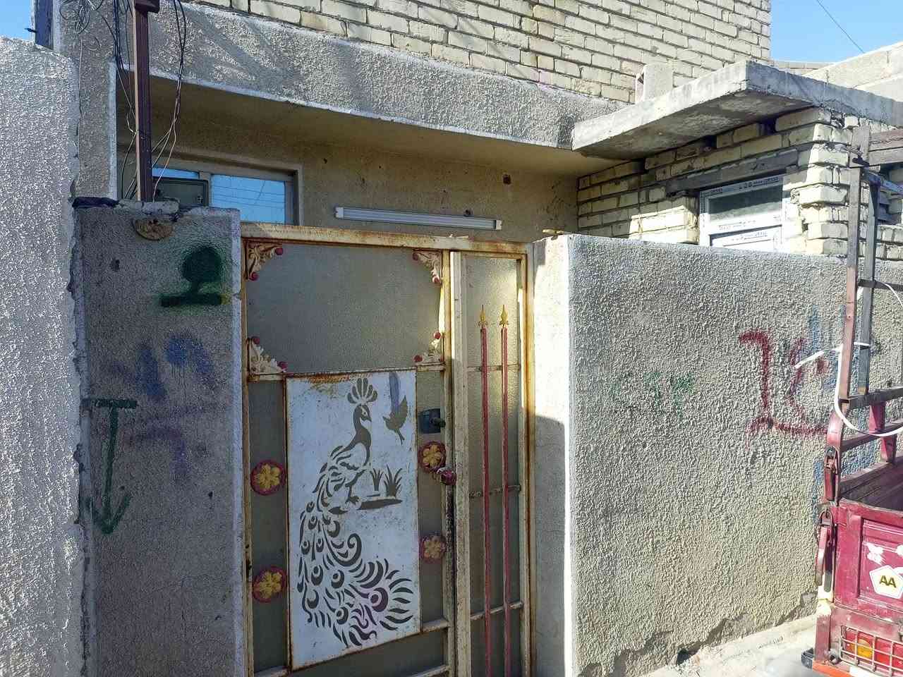 السلام عليكم ورحمه الله وبركاته 
دار للبيع 70متر شارع القديم ثالث فرع من ابو اكرم الكصاب مي مجاري كاملات الفرع مقرنص السعر 30وبي مجال ***********
