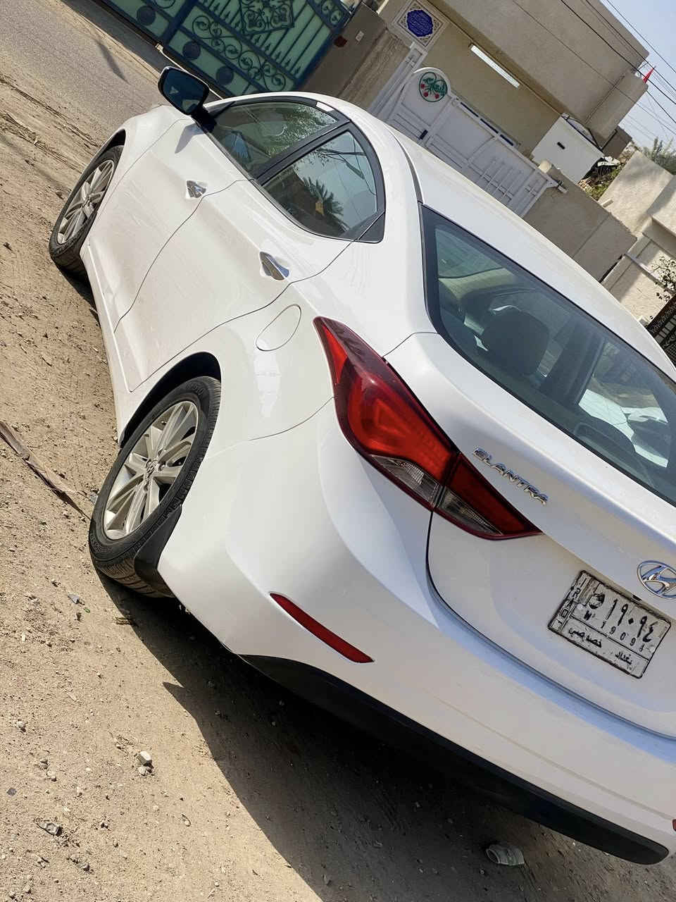 2015. خليجيه فول مكفوله 
محرك 2000 كير مكفولات
السعر 129 بيها مجال جداً بسيط
عنواني بغداد البياع
الشراي يتصل مامتواجد ع النت
***********
