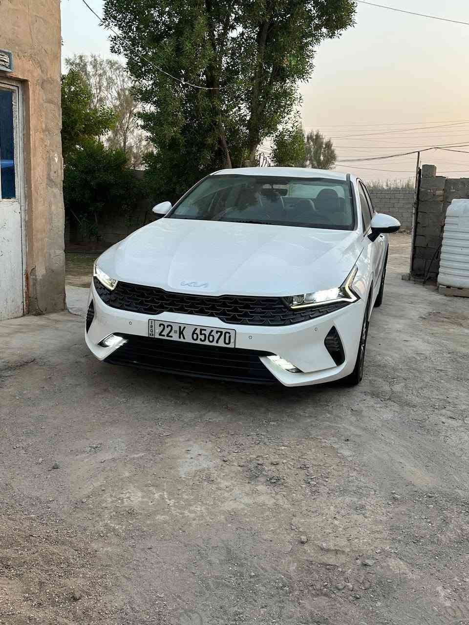 السلام عليكم مرخصه الادمن             بيع مستعجل
((السياره مال جناي مو بيع وشراء))

كي فايف (K5) موديل 2022 خليجي . ماشيه 95 

مكفولة فقط مكانات بارد وتكحيل وملاحظات بسيطة ..

فول مواصفات عدا البنوراما.  محرك (2000) دوش . السونار موجود.

رقم اربيل باسمي شرط تحويل . هزه وسنوية جدد + مكان السيارة بالكوت .

 السعر 175$ وبيها مجال

اتصال***********
