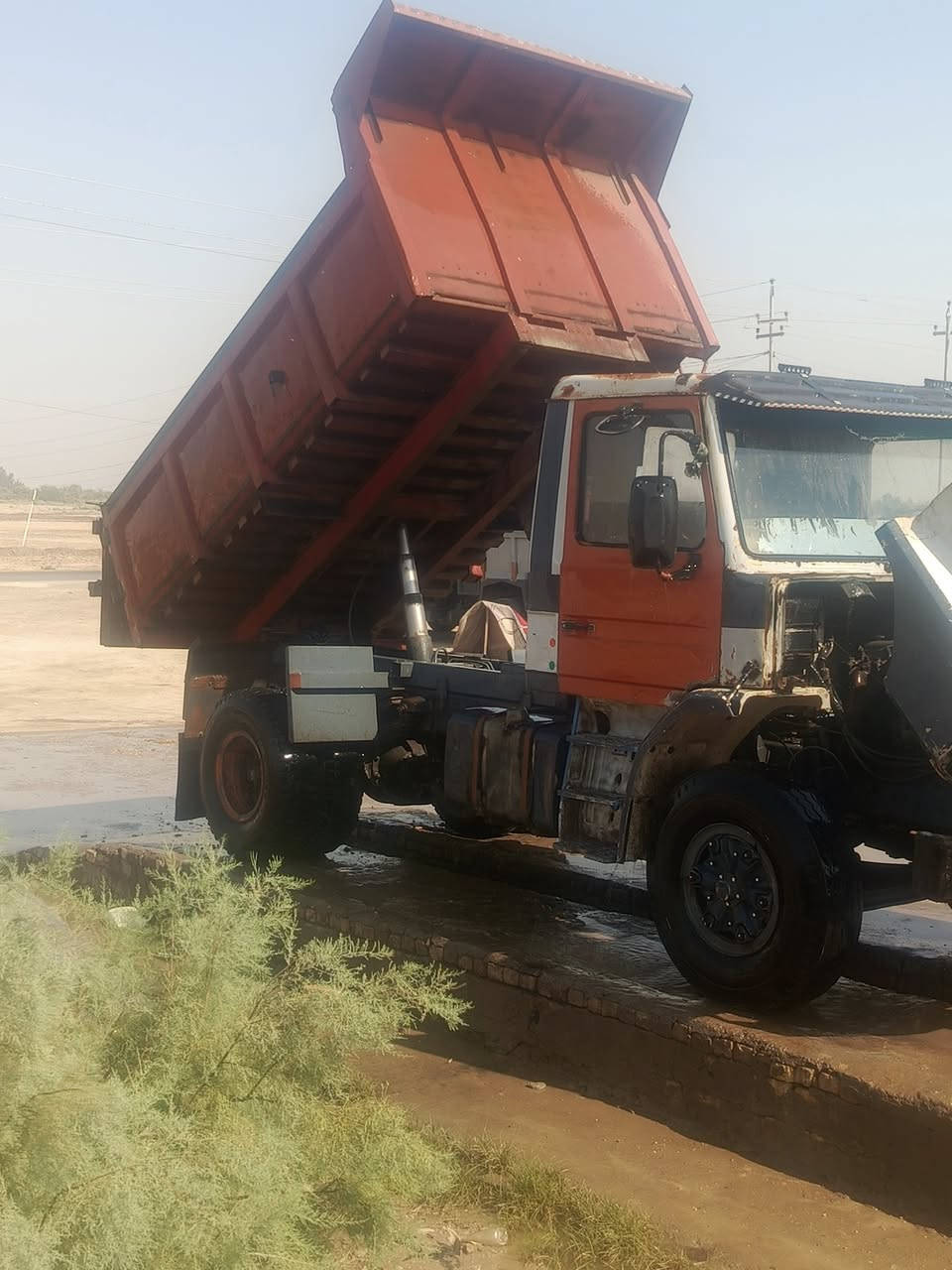 سلام عليكم سكانية ١١٢للبيع موديل ٨٢مكينه ١٢عادي بيها خيط بخار بدون تنقيص كيراكسل شاصي مكفول رقم دولي جديد بسمي لل ٢٩الاستفسار ع ***********
