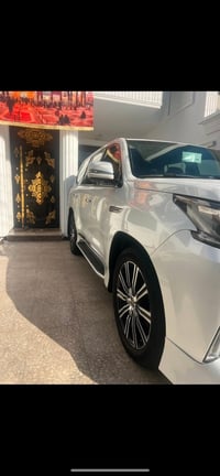 لكزز ٢٠٢٠ بريم اصل ماشيه ٧٠سيارة بحالةالزيرو سيارة جديدة فول مواصفات م...