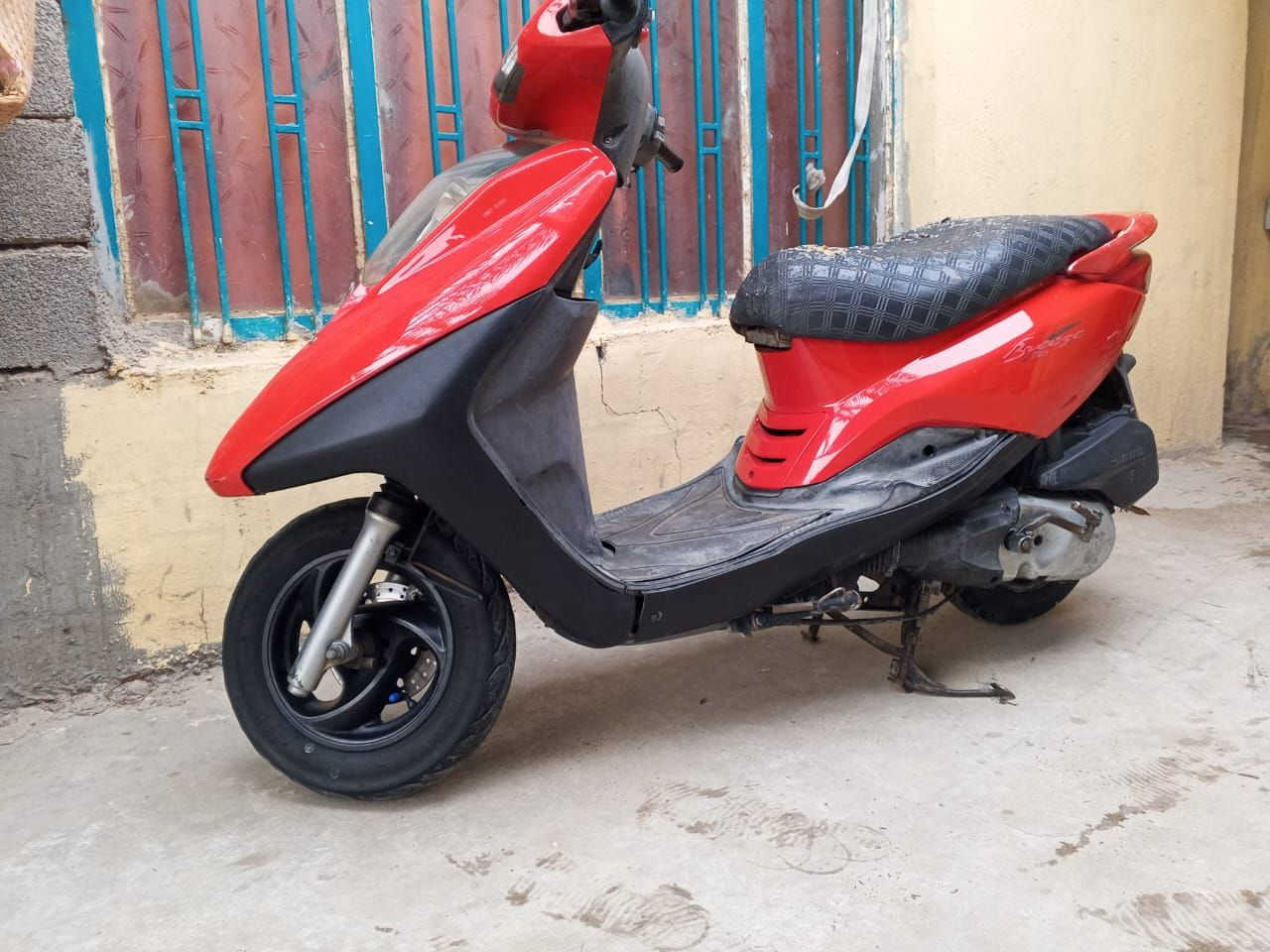 سلام عليكم للبيع دراجه بريز دراجه جديده بمعنه كلمه اوراق كامله سويجات عدد2 كله بلاديه السعر 600 وبيه مجال الشراي *********** مكاني بغداد الشعب
