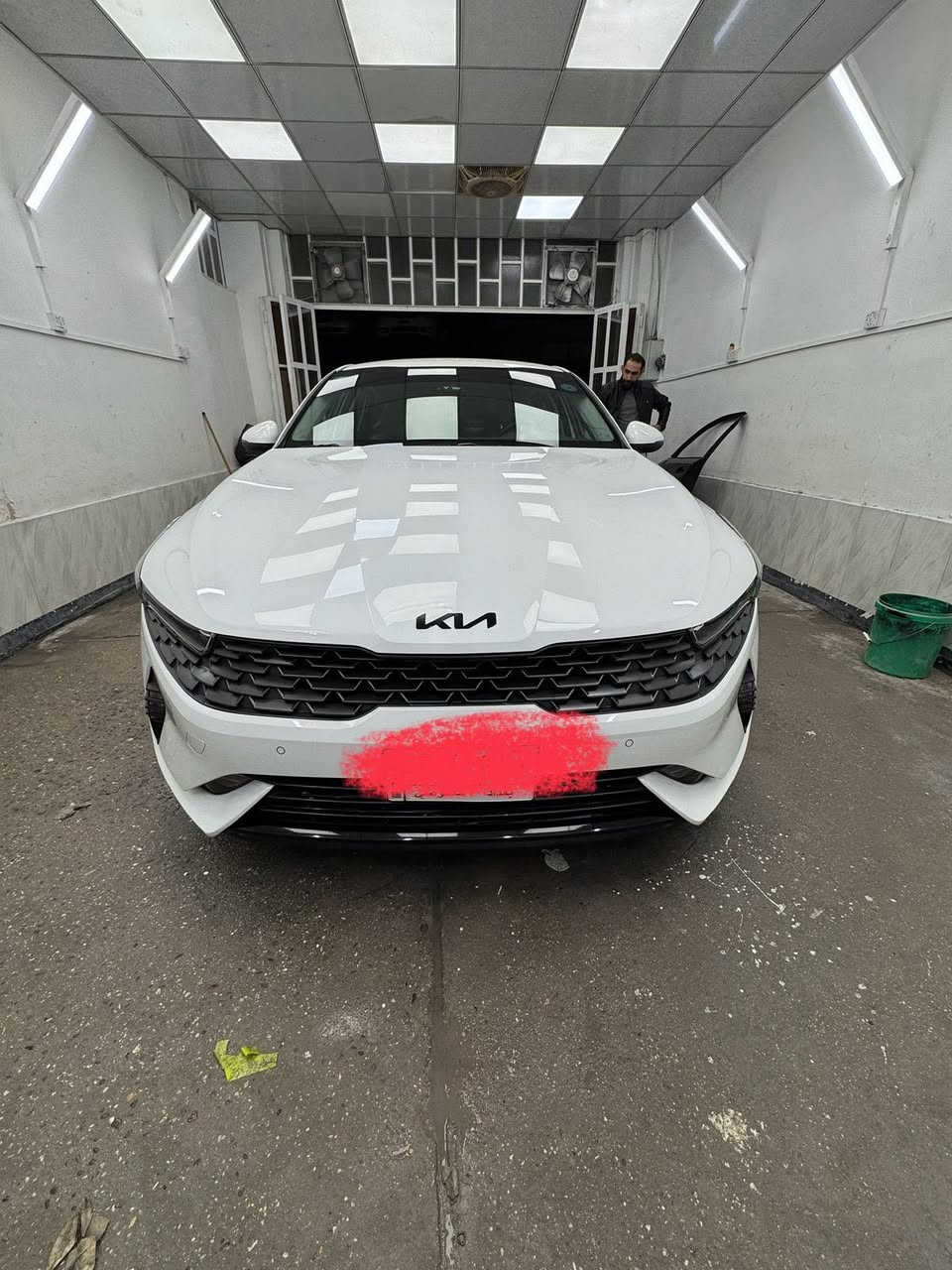 سلام عليكم شباب
سياره2022  الشركة الدوليه ضمان مجموعة الشركة الدوليه وكتب و كتلوكات الشركة كلها موجوده 

المواصفات بارد بقبق الجنط وصور موجوده

وشبر صبغ بالبنيد لا داخل شاصي ولا اي شي فقط الي فوك  غيره مكفوله السياره  

ماشيه   65 الف 

الرقم دولي بغداد تحويل ثاني يوم بسمي 

بصمه 

بصمه جنطه خلفيه 

بصمه ابواب 

ترحيب ابواب

ويل حجم 19

خمسه ويل كب 

سبير منازل

 

تشغيل عن بعد 

 

مقعد كهربائي 

مقاعد جلد ومخمل 

كشافات LED زينون اربع عدسات 

مري شفط

قطعتين تبريد 

تبريد لمس و خزن 

مخرج طاقه + USP

خمس وضعيات قياده

محرك 2000 دوش

مكان السياره بغداد الكرخ الغزاليه  

السعر 180 وبيهه مجال 

للاستفسار اكثر  خاص

***********
