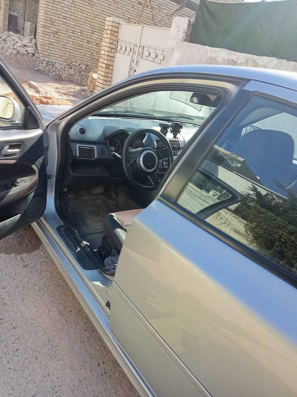 سيارة للبيع سيارة بروتون حديثة موديل2016 ماشية 50كم سيارة مكفوله من الدعاميه إلى دعاميه محرك كير جيد جدا تبريد ثلج لاسمكري ولاصبغ العنوان بغداد
البياع  سعر 75ورقه سياره بسمي  *********** ابو ميثاق
