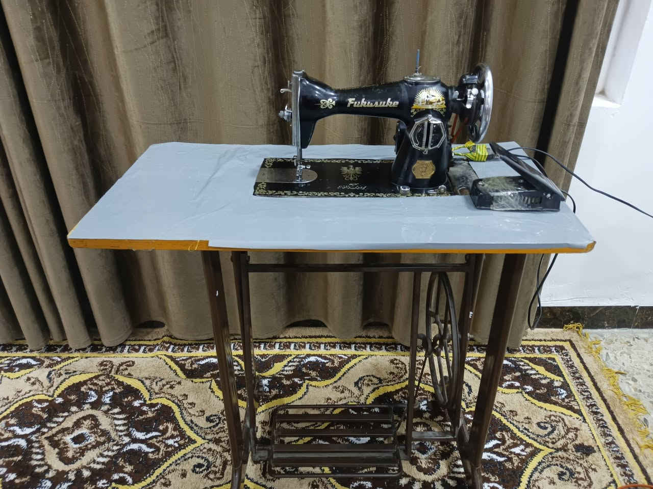 سلام عليكم مكينه فراشه باب اول نظيفه كلش استعمال قليل مال بيت السعر خاص ***********واتساب
