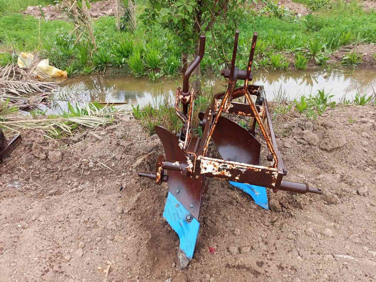 السلام عليكم للبيع معدات زراعيه فدان يمنر بلادي ياباني وفدان كابؤتا بلادي ياباني ومعدلان دور مكان بغداد الاتصال على الرقم ***********
