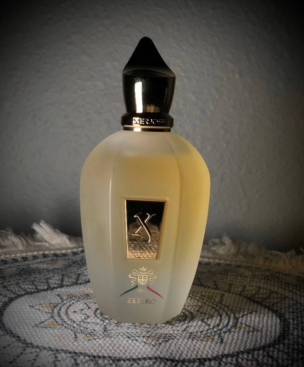 السلام عليكم اخوتي🤍
عطر من دار "زيرجوڤ" ZEFIRO

كامل هوه والبكج مالته غير مستعمل
السعر 175$


**إذا كنت صاحب هذا الإعلان وتريد حذفه لأي سبب، رجاءا أرسل رسالة إلى الدعم الفني**