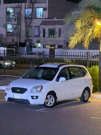 كيا كارنز 2008 بيها تبديل جنطه واماكن بارد محرك 2000دوش تبريد شغال. سي...
