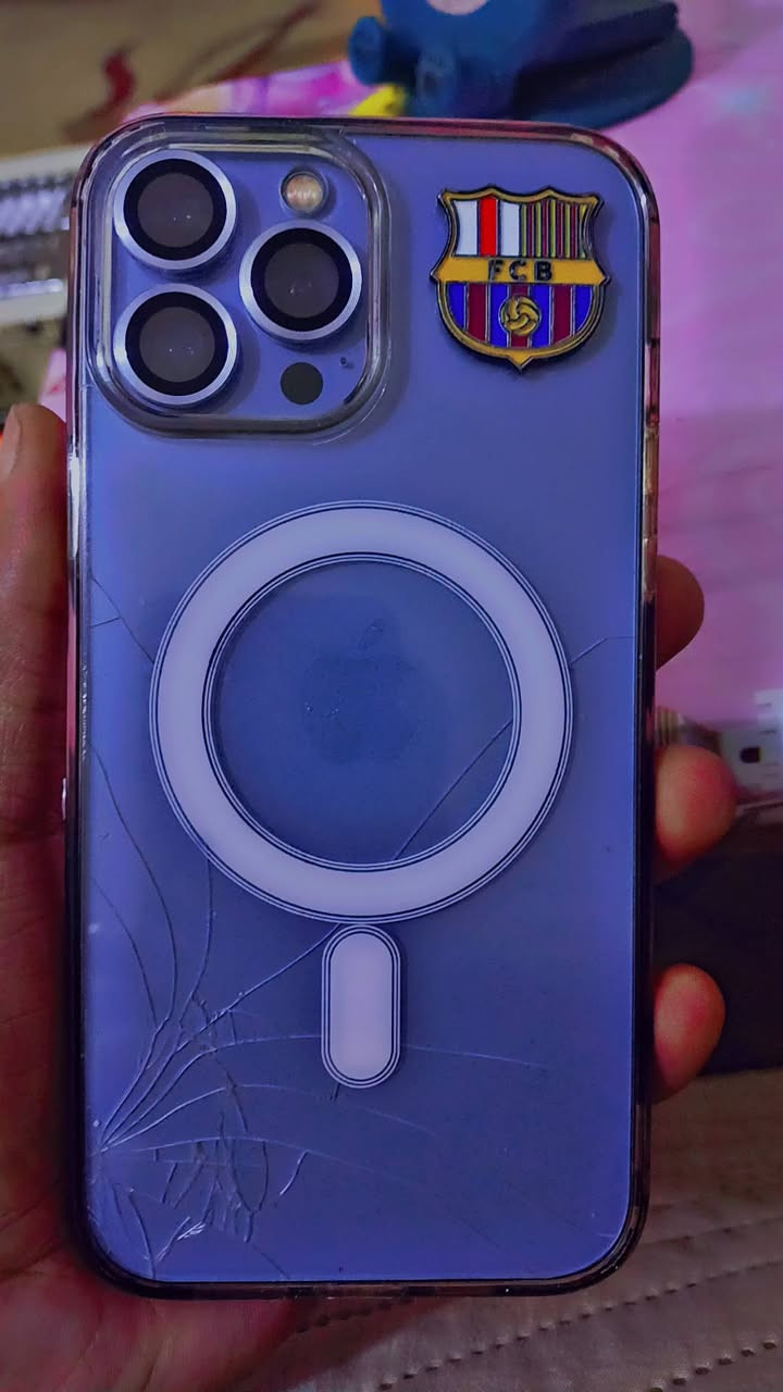 ايفون 13 برو ماكس فطر بضهر مبدل شاشة فيس ايدي واكف للبيع سعر 400 وبي مجال تواصل ***********
