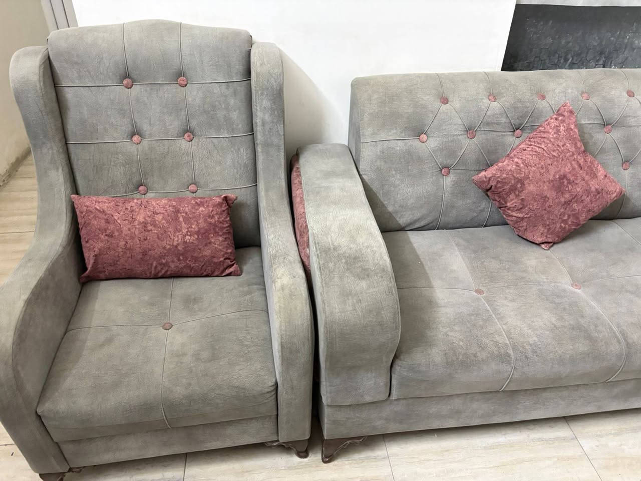 السلام عليكم
تخم 7 مقاعد ضرر حرق في كرسي واحد متضرر فقط سعره 200 مكان البكرية


**إذا كنت صاحب هذا الإعلان وتريد حذفه لأي سبب، رجاءا أرسل رسالة إلى الدعم الفني**